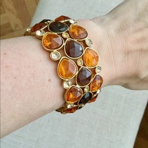 Jeweled elastic bracelet.